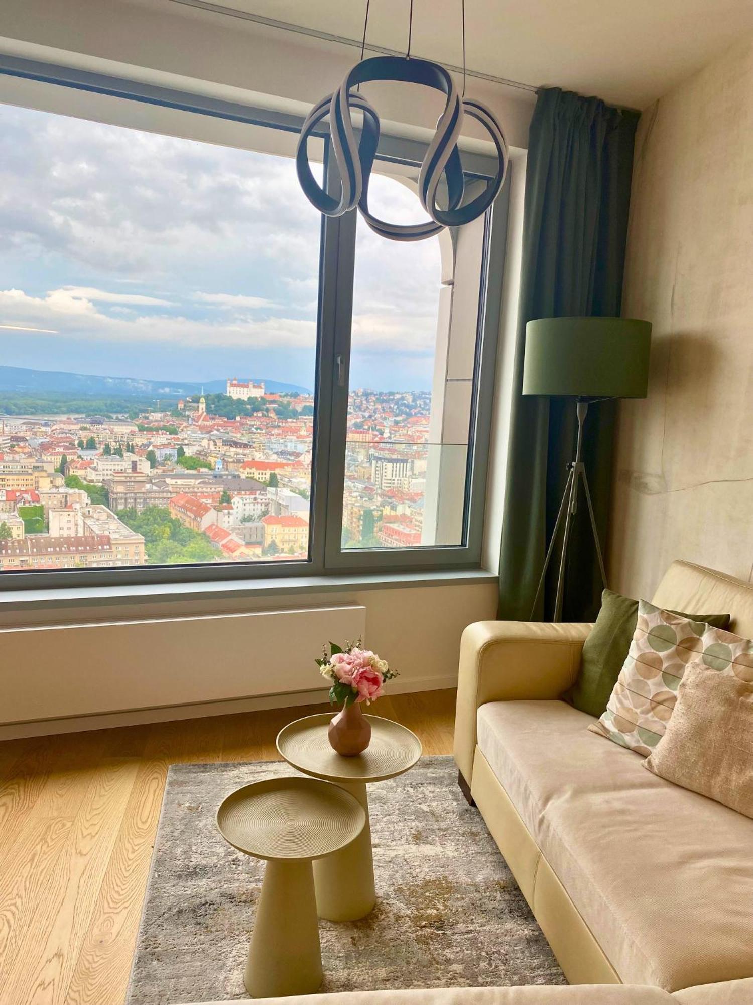 Luxury In Skypark Residence, 26th Floor - Castle View, Parking Free Apartmán