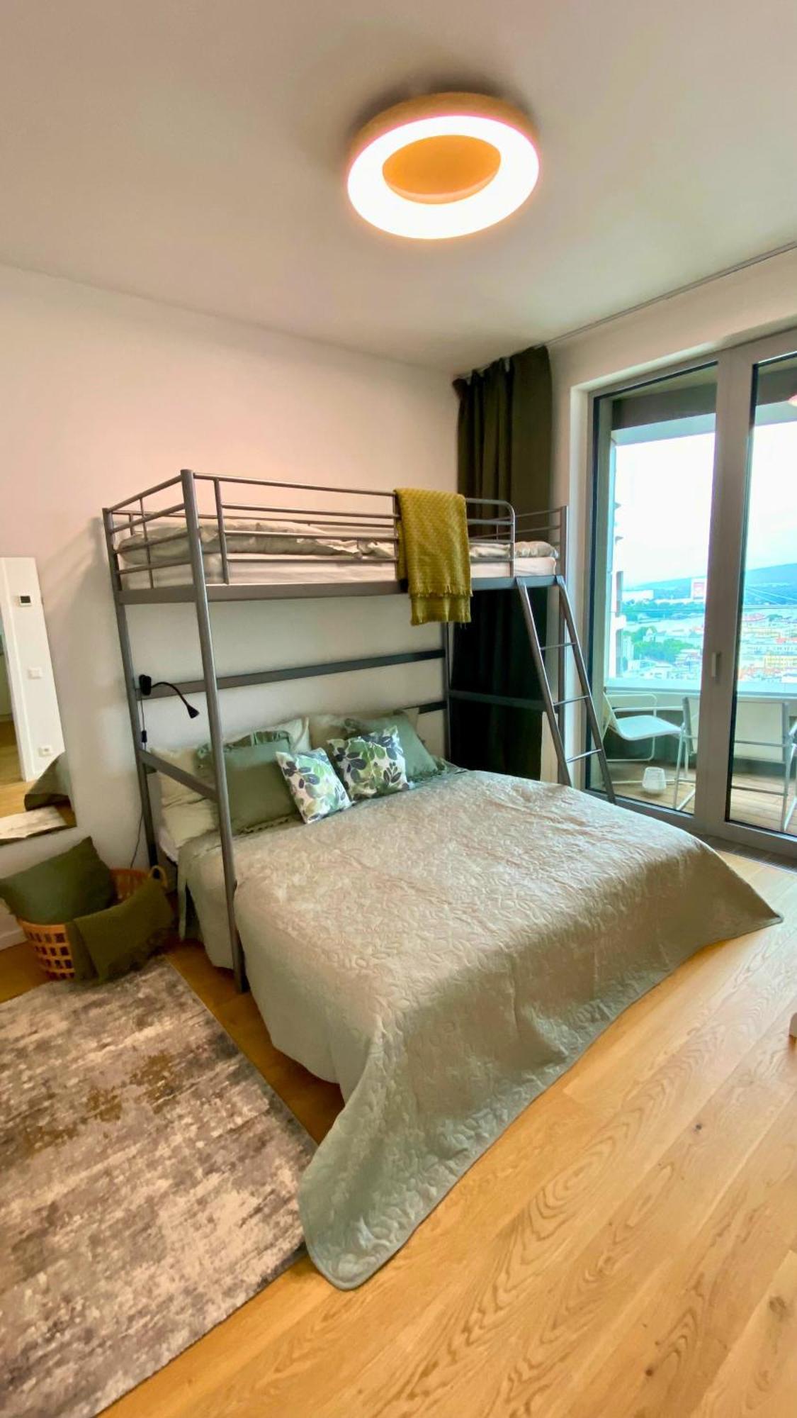 Apartmán Luxury In Skypark Residence, 26th Floor - Castle View, Parking Free